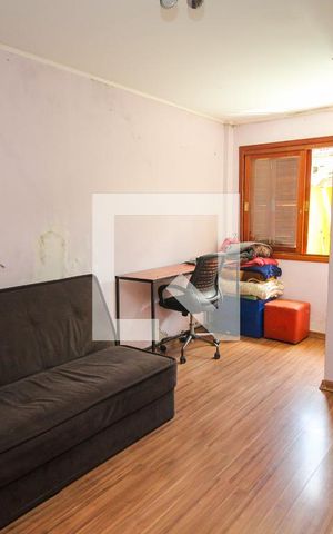Casa à venda com 150m², 4 quartos e 2 vagas Casa à venda com 150m², 4 quartos e 2 vagasQuarto Suíte