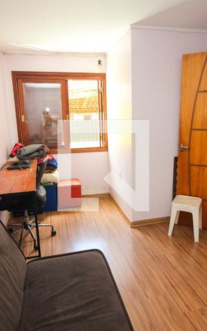 Casa à venda com 150m², 4 quartos e 2 vagas Casa à venda com 150m², 4 quartos e 2 vagasQuarto Suíte