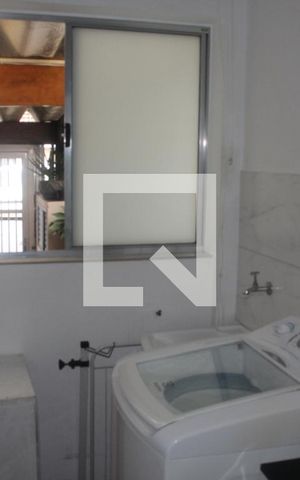 Casa à venda com 382m², 6 quartos e 2 vagasÁrea de Serviço 4