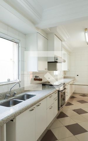 Casa de condomínio à venda com 378m², 3 quartos e 6 vagas Casa de condomínio à venda com 378m², 3 quartos e 6 vagasCozinha