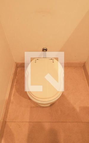 Casa de condomínio à venda com 378m², 3 quartos e 6 vagas Casa de condomínio à venda com 378m², 3 quartos e 6 vagasLavabo 2