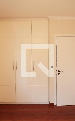 Casa de condomínio à venda com 378m², 3 quartos e 6 vagas Casa de condomínio à venda com 378m², 3 quartos e 6 vagasSuíte 3