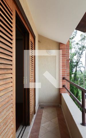 Casa de condomínio à venda com 378m², 3 quartos e 6 vagas Casa de condomínio à venda com 378m², 3 quartos e 6 vagasVaranda da Suíte 2