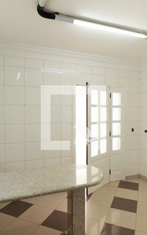 Casa de condomínio à venda com 378m², 3 quartos e 6 vagas Casa de condomínio à venda com 378m², 3 quartos e 6 vagasCozinha