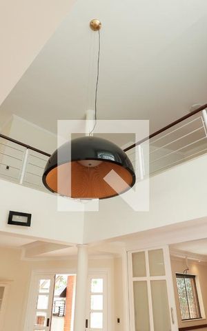 Casa de condomínio à venda com 378m², 3 quartos e 6 vagas Casa de condomínio à venda com 378m², 3 quartos e 6 vagasSala