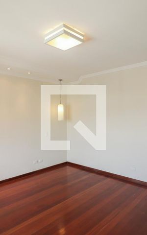 Casa de condomínio à venda com 378m², 3 quartos e 6 vagas Casa de condomínio à venda com 378m², 3 quartos e 6 vagasSuíte 1