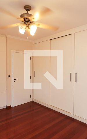 Casa de condomínio à venda com 378m², 3 quartos e 6 vagas Casa de condomínio à venda com 378m², 3 quartos e 6 vagasSuíte 3