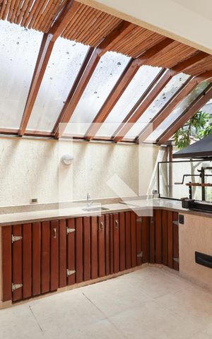 Casa de condomínio à venda com 378m², 3 quartos e 6 vagas Casa de condomínio à venda com 378m², 3 quartos e 6 vagasChurrasqueira