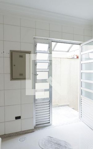 Casa de condomínio à venda com 378m², 3 quartos e 6 vagas Casa de condomínio à venda com 378m², 3 quartos e 6 vagasÁrea de Serviço