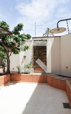 Casa de condomínio à venda com 378m², 3 quartos e 6 vagas Casa de condomínio à venda com 378m², 3 quartos e 6 vagasChurrasqueira