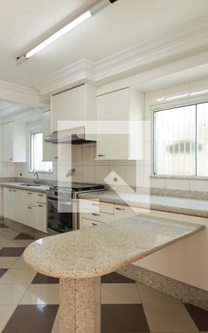 Casa de condomínio à venda com 378m², 3 quartos e 6 vagas Casa de condomínio à venda com 378m², 3 quartos e 6 vagasCozinha