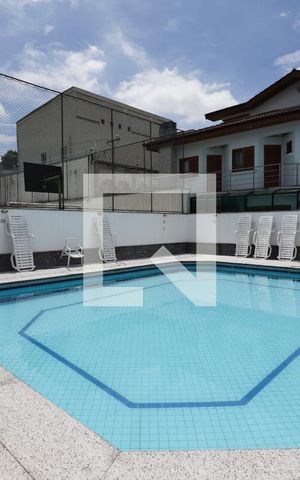 Casa de condomínio à venda com 378m², 3 quartos e 6 vagas Casa de condomínio à venda com 378m², 3 quartos e 6 vagasPiscina