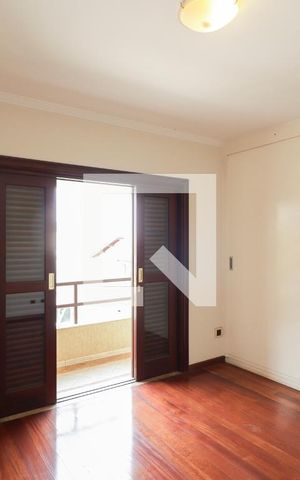 Casa de condomínio à venda com 378m², 3 quartos e 6 vagas Casa de condomínio à venda com 378m², 3 quartos e 6 vagasSuíte 2