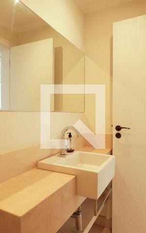 Casa de condomínio à venda com 378m², 3 quartos e 6 vagas Casa de condomínio à venda com 378m², 3 quartos e 6 vagasLavabo 2