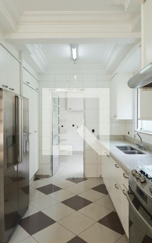 Casa de condomínio à venda com 378m², 3 quartos e 6 vagas Casa de condomínio à venda com 378m², 3 quartos e 6 vagasCozinha