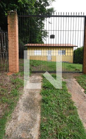 Casa à venda com 250m², 2 quartos e 6 vagasFachada