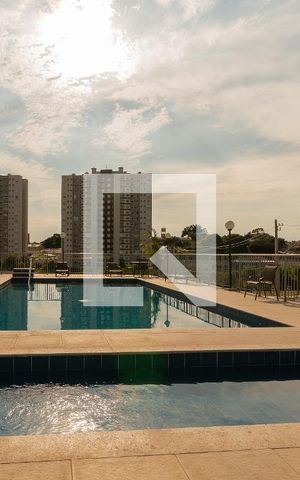 Apartamento à venda com 43m², 2 quartos e 1 vaga Apartamento à venda com 43m², 2 quartos e 1 vagaÁrea comum - Piscina