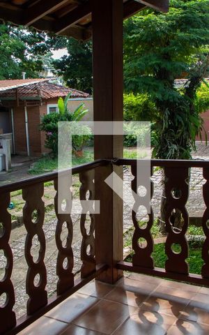Casa à venda com 778m², 4 quartos e 5 vagas Casa à venda com 778m², 4 quartos e 5 vagasVARANDA SALA DE TV
