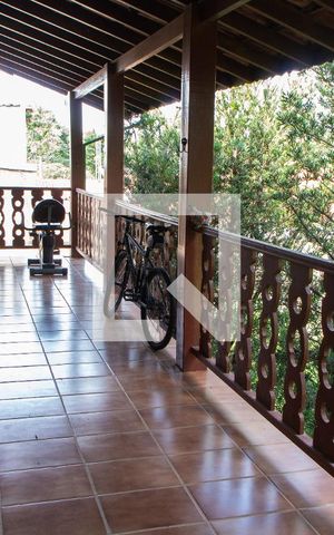 Casa à venda com 778m², 4 quartos e 5 vagas Casa à venda com 778m², 4 quartos e 5 vagasVARANDA QUARTO 3