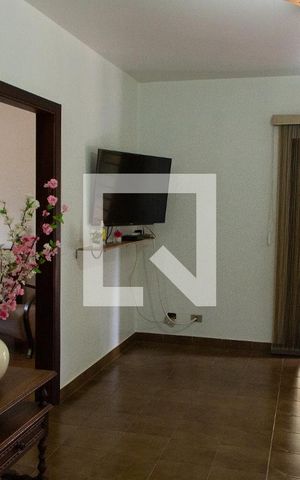 Casa à venda com 778m², 4 quartos e 5 vagas Casa à venda com 778m², 4 quartos e 5 vagasHALL/SALA DE TV