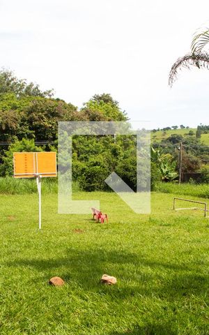 Casa à venda com 778m², 4 quartos e 5 vagas Casa à venda com 778m², 4 quartos e 5 vagasVISTA DA CHURRASQUEIRA