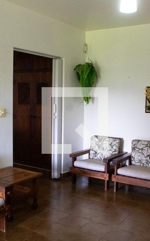 Casa à venda com 778m², 4 quartos e 5 vagas Casa à venda com 778m², 4 quartos e 5 vagasHALL/SALA DE TV