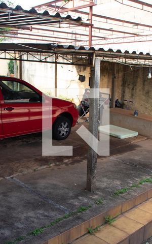 Casa à venda com 778m², 4 quartos e 5 vagas Casa à venda com 778m², 4 quartos e 5 vagasVISTA DO QUARTO 4