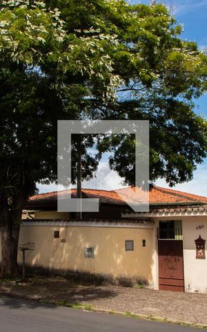 Casa à venda com 778m², 4 quartos e 5 vagas Casa à venda com 778m², 4 quartos e 5 vagasFACHADA