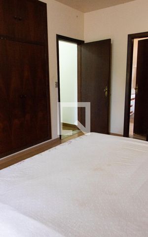 Casa à venda com 778m², 4 quartos e 5 vagas Casa à venda com 778m², 4 quartos e 5 vagasSUITE