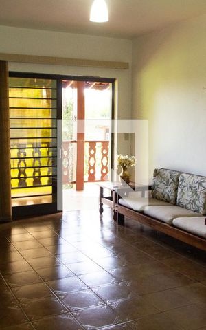 Casa à venda com 778m², 4 quartos e 5 vagas Casa à venda com 778m², 4 quartos e 5 vagasHALL/SALA DE TV
