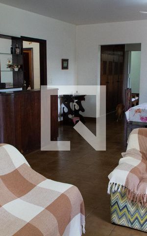 Casa à venda com 778m², 4 quartos e 5 vagas Casa à venda com 778m², 4 quartos e 5 vagasSALA
