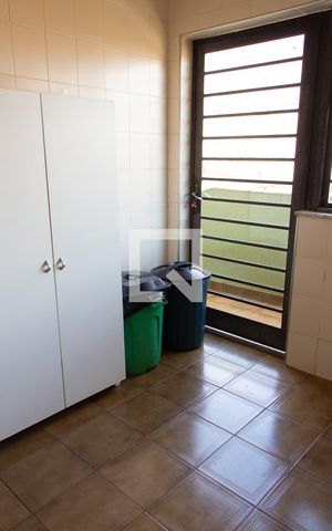 Casa à venda com 778m², 4 quartos e 5 vagas Casa à venda com 778m², 4 quartos e 5 vagasÁREA DE SERVIÇO