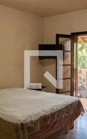 Casa à venda com 778m², 4 quartos e 5 vagas Casa à venda com 778m², 4 quartos e 5 vagasSUITE