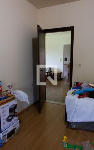 Casa à venda com 778m², 4 quartos e 5 vagas Casa à venda com 778m², 4 quartos e 5 vagasQUARTO 2