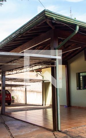 Casa à venda com 778m², 4 quartos e 5 vagas Casa à venda com 778m², 4 quartos e 5 vagasFACHADA