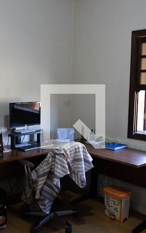 Casa à venda com 778m², 4 quartos e 5 vagas Casa à venda com 778m², 4 quartos e 5 vagasQUARTO 4