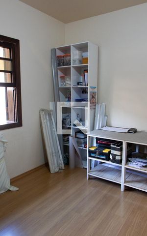 Casa à venda com 778m², 4 quartos e 5 vagas Casa à venda com 778m², 4 quartos e 5 vagasQUARTO 4