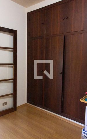 Casa à venda com 778m², 4 quartos e 5 vagas Casa à venda com 778m², 4 quartos e 5 vagasQUARTO 2