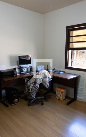 Casa à venda com 778m², 4 quartos e 5 vagas Casa à venda com 778m², 4 quartos e 5 vagasQUARTO 4