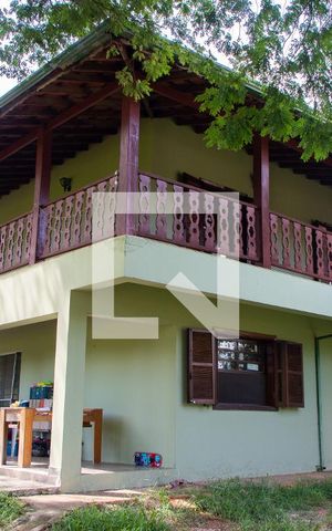 Casa à venda com 778m², 4 quartos e 5 vagas Casa à venda com 778m², 4 quartos e 5 vagasFACHADA FUNDOS/LATERAL