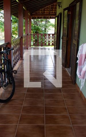 Casa à venda com 778m², 4 quartos e 5 vagas Casa à venda com 778m², 4 quartos e 5 vagasVARANDA DA SUITE