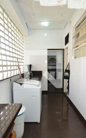 Apartamento à venda com 540m², 6 quartos e 4 vagas Apartamento à venda com 540m², 6 quartos e 4 vagasÁrea de Serviço