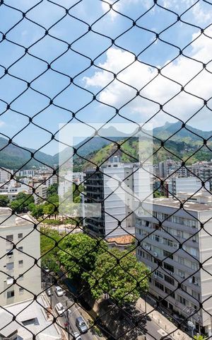 Apartamento à venda com 200m², 3 quartos e 2 vagasVista