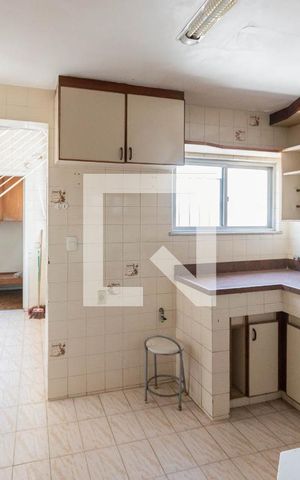Apartamento à venda com 200m², 3 quartos e 2 vagasCozinha