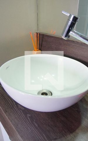 Apartamento à venda com 56m², 2 quartos e 1 vagaBanheiro Corredor