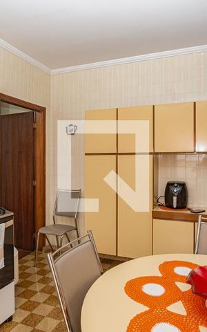 Casa à venda com 700m², 2 quartos e 2 vagas Casa à venda com 700m², 2 quartos e 2 vagasCozinha