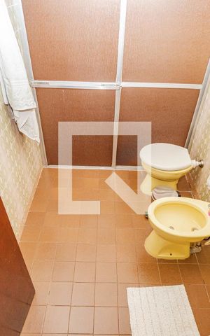 Casa à venda com 700m², 2 quartos e 2 vagas Casa à venda com 700m², 2 quartos e 2 vagasBanheiro