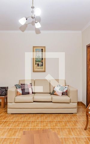 Casa à venda com 700m², 2 quartos e 2 vagas Casa à venda com 700m², 2 quartos e 2 vagasSala