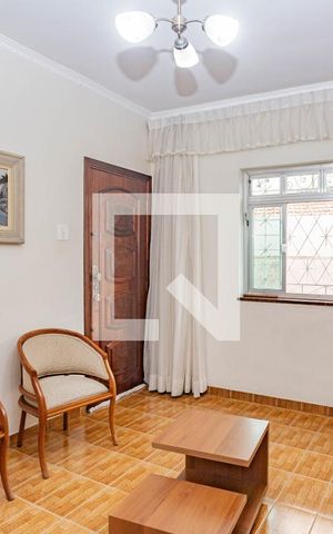 Casa à venda com 700m², 2 quartos e 2 vagas Casa à venda com 700m², 2 quartos e 2 vagasSala