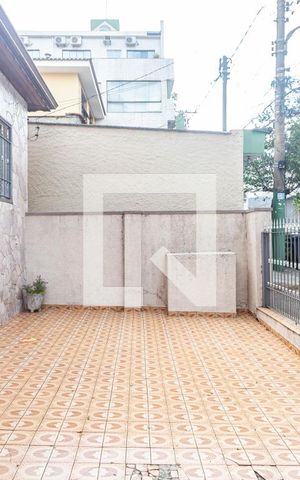 Casa à venda com 700m², 2 quartos e 2 vagas Casa à venda com 700m², 2 quartos e 2 vagasGaragem